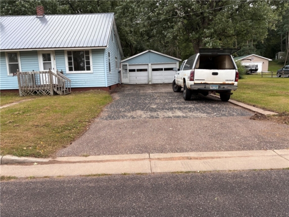 Residentialhouse for sale picture with an address of  825 Washington Street in Durand and a list price of 150000