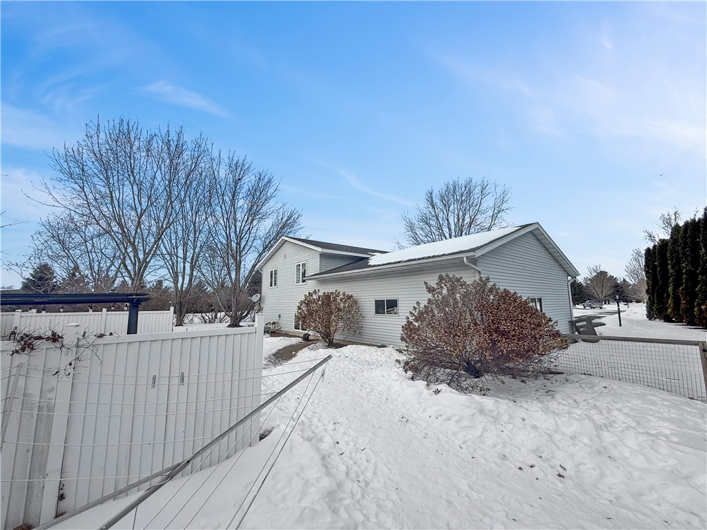 8738-142nd-Chippewa-Falls-WI-54729-5