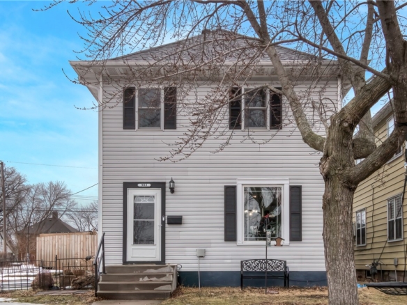 Residentialhouse for sale picture with an address of  903 Summer Street in Eau Claire and a list price of 249900