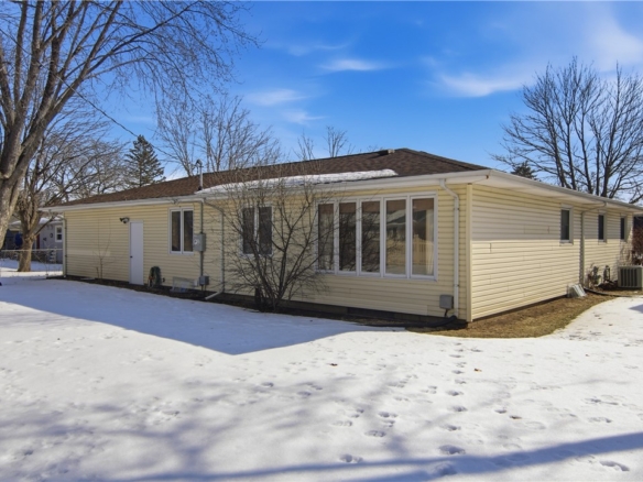 Residentialhouse for sale picture with an address of  922 Fillmore Avenue in Eau Claire and a list price of 229000