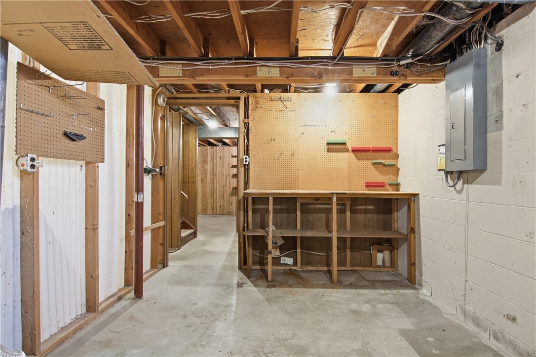 922-Fillmore-Eau-Claire-WI-54701-8