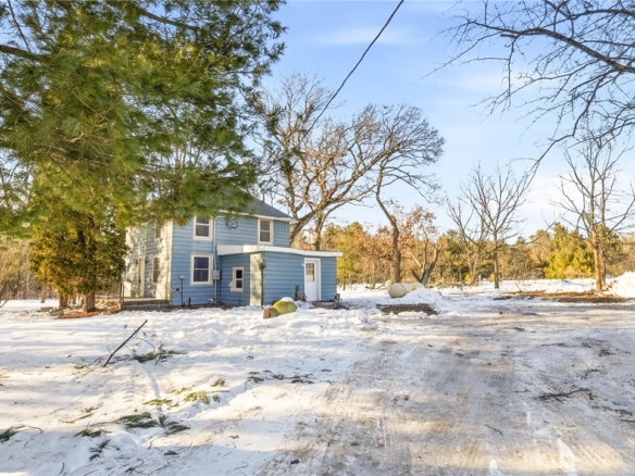 Residentialhouse for sale picture with an address of  E3144 Willow Road in Eleva and a list price of 250000