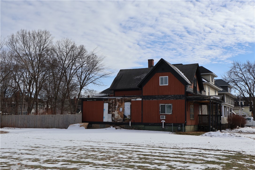 Eau-Claire-WI-54703-8