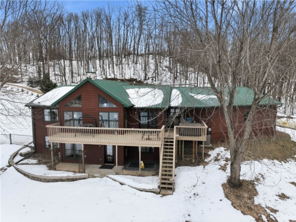 Residentialhouse for sale picture with an address of  N5200 240th Street in Menomonie and a list price of 625000