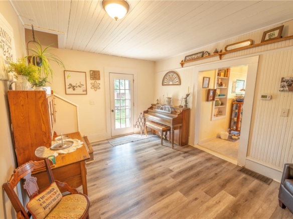 Residentialhouse for sale picture with an address of  N7717 870th Street in Colfax and a list price of 525000