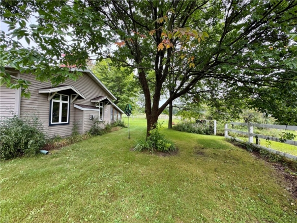 Residentialhouse for sale picture with an address of  S 1095 140th Street in Fall Creek and a list price of 399900