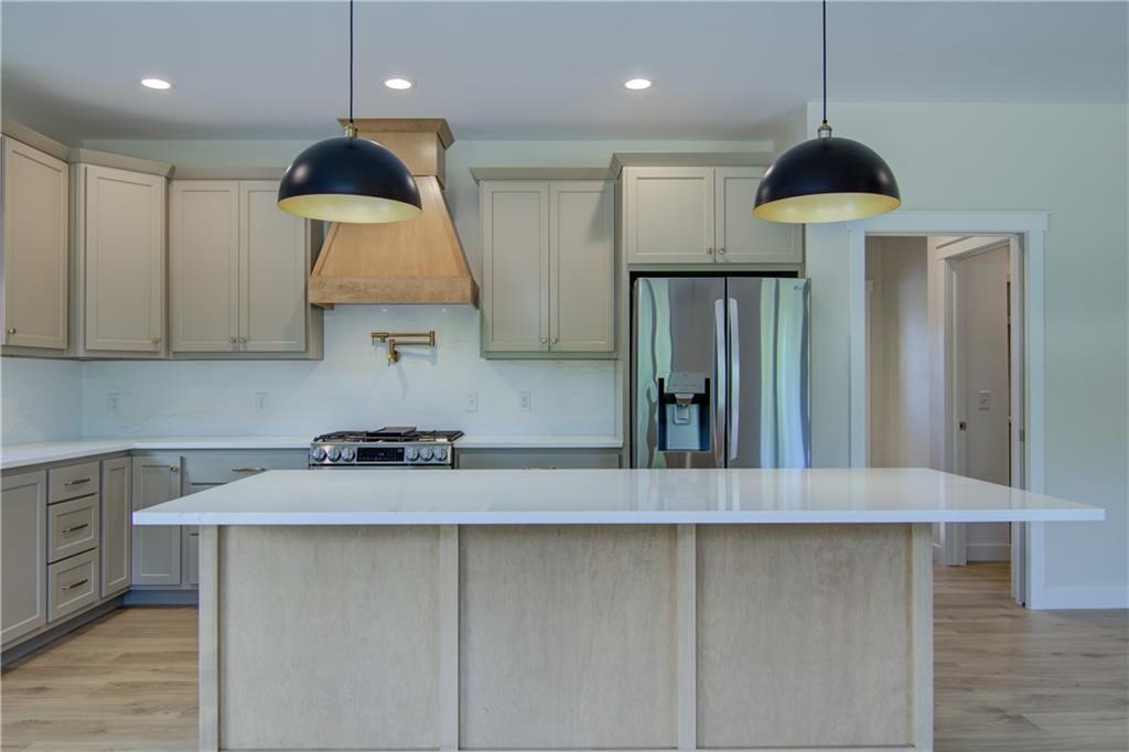 S9024-Chestnut-Eau-Claire-WI-54701-2