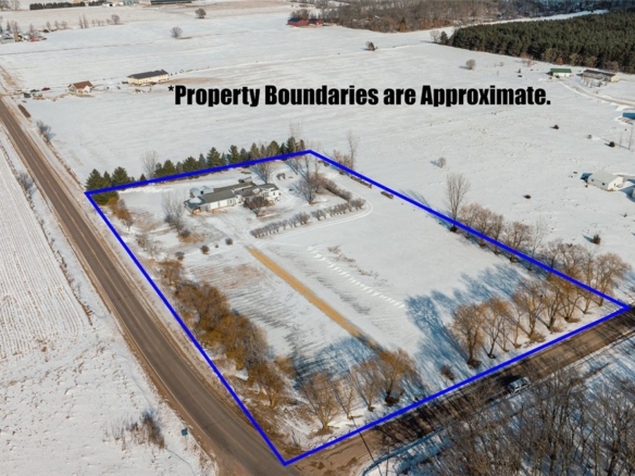 Residentialhouse for sale picture with an address of  W388 Albany K  in Mondovi and a list price of 325000