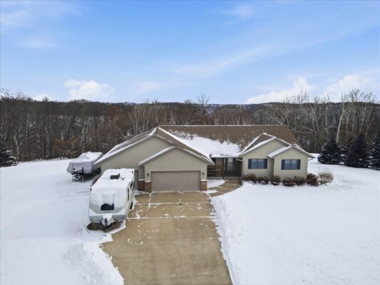 W4325 Tower Lane La Crosse WI 54601 — photo 1