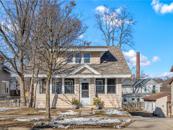 Residentialhouse for sale picture with an address of  1012 Main Street in Eau Claire and a list price of 209000