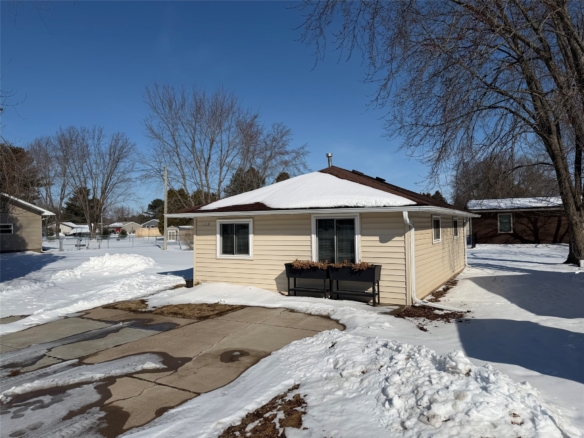 Residentialhouse for sale picture with an address of  1014 Knapp Street in Chetek and a list price of 139900