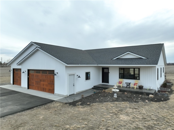 Residentialhouse for sale picture with an address of  10612 170th Street in Chippewa Falls and a list price of 549900
