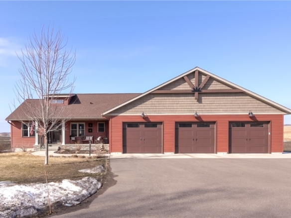 Residentialhouse for sale picture with an address of  10674 70th Street in Chippewa Falls and a list price of 734900