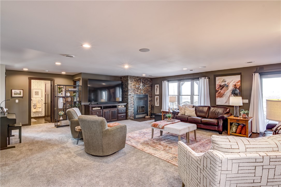 10674-70th-Chippewa-Falls-WI-54729-7