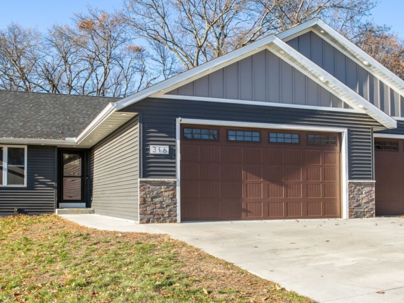 Residentialhouse for sale picture with an address of  109 Dunn Street in Colfax and a list price of 369900