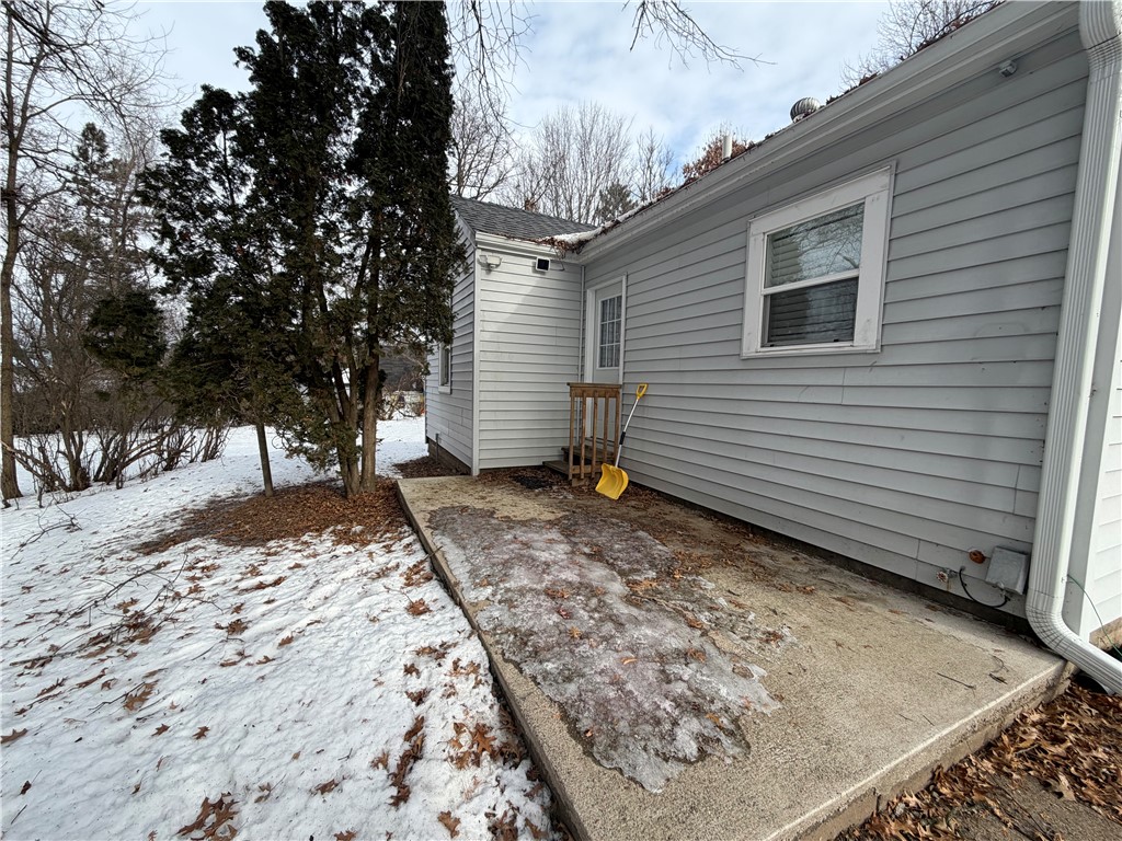 1102-Zephyr-Hill-Eau-Claire-WI-54703-8