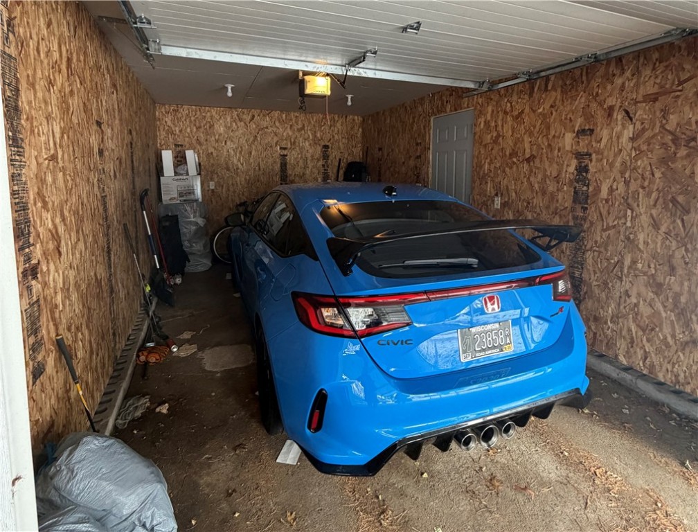 1102-Zephyr-Hill-Eau-Claire-WI-54703-9