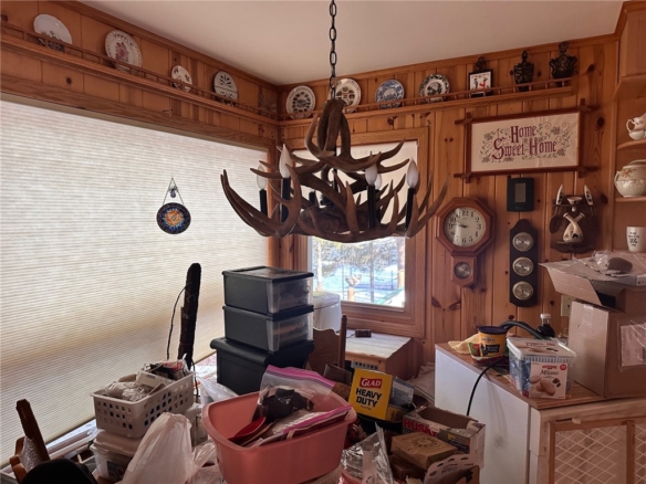 Residentialhouse for sale picture with an address of  11094 Tiger Cat Dam Road in Hayward and a list price of 465000