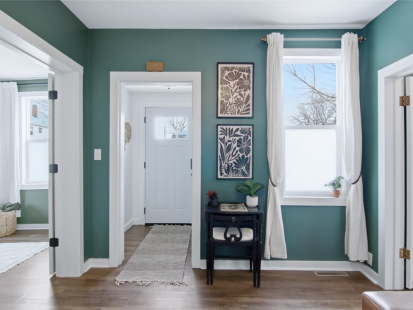 Residentialhouse for sale picture with an address of  1115 Birch Street in Eau Claire and a list price of 164900