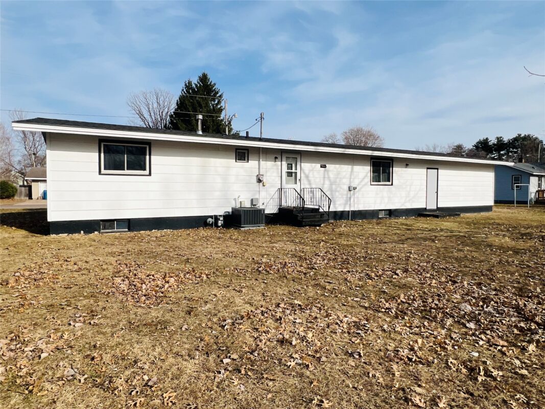 1116 Rainey Avenue Rice Lake WI 54868 — photo 4