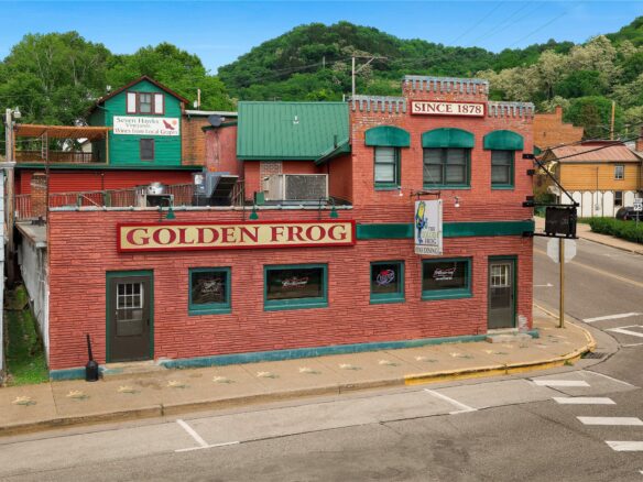 112 N Shore Drive Fountain City WI 54629 — photo 1