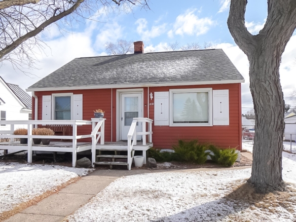Residentialhouse for sale picture with an address of  1131 Barron Street in Eau Claire and a list price of 179900