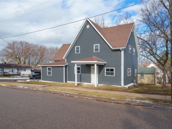 Residentialhouse for sale picture with an address of  114 School Street in Greenwood and a list price of 230000