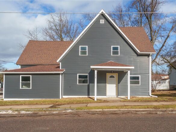 114 School Street Greenwood WI 54437 — photo 1