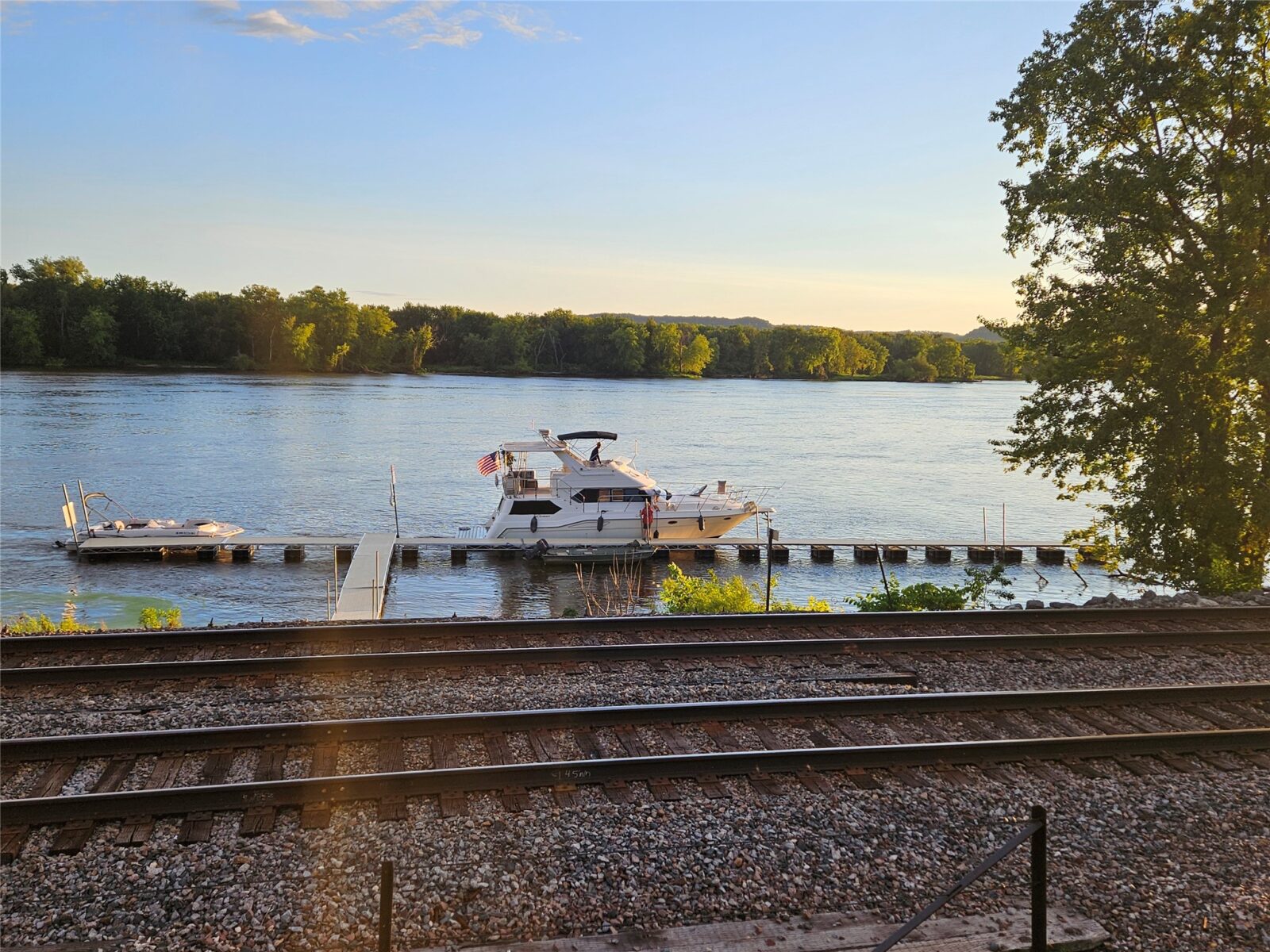 115 N Shore Drive Fountain City WI 54629 — photo 6