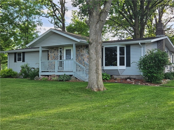 Residentialhouse for sale picture with an address of  1207 State Highway 40  in Bruce and a list price of 314900