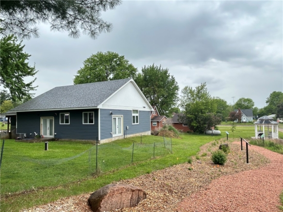 Residentialhouse for sale picture with an address of  121 Diamond Street in Ridgeland and a list price of 272900