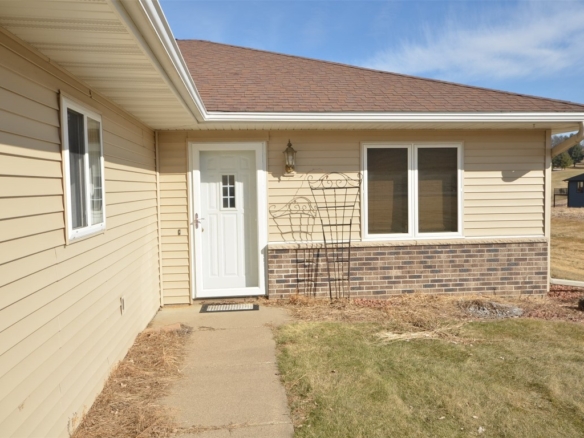 Residentialhouse for sale picture with an address of  1220 Golf View Drive in Mondovi and a list price of 499000