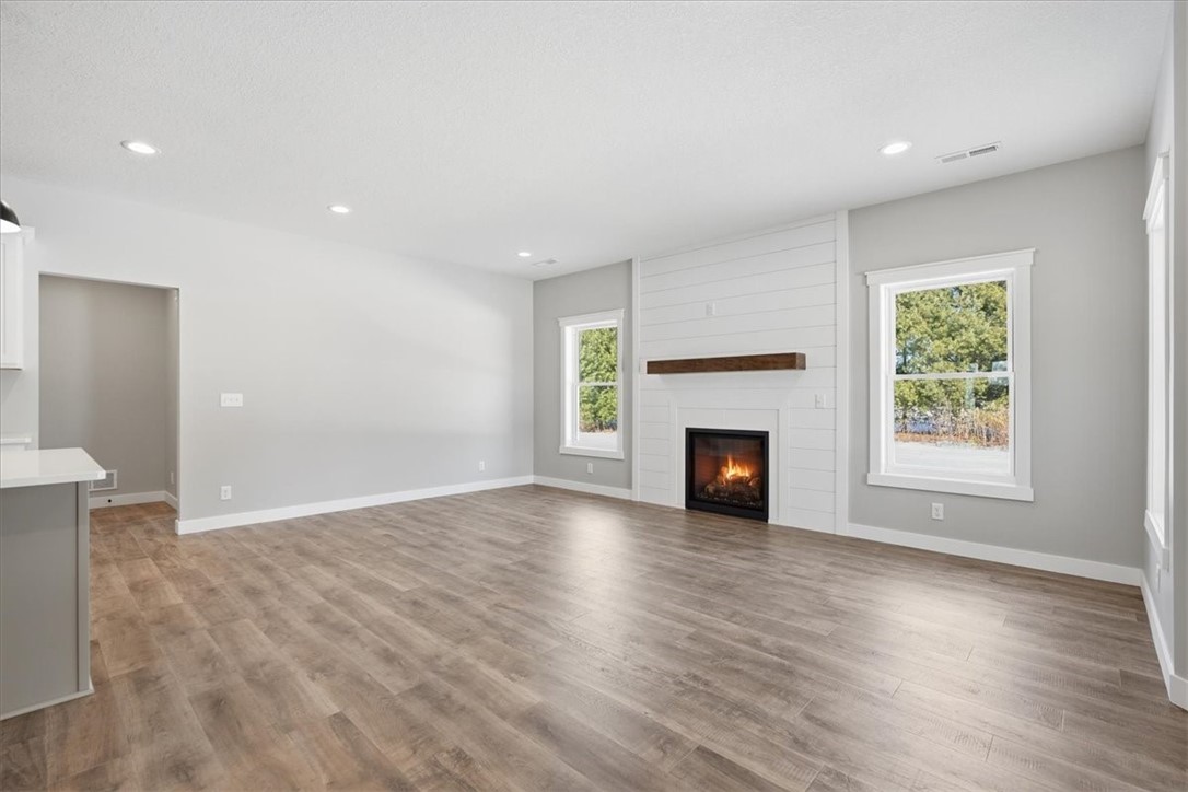 1276-200th-New-Richmond-WI-54017-4