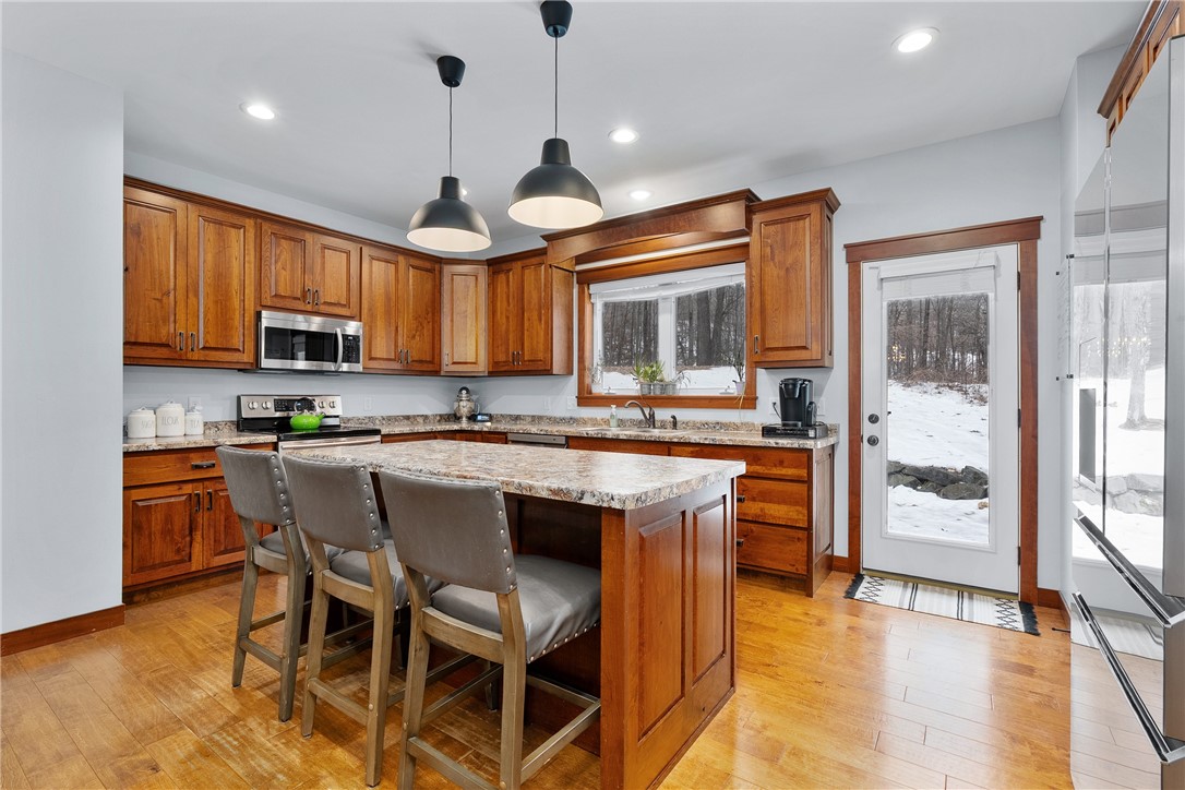 129 Grey Friar Lane, Eau Claire, WI — photo 12