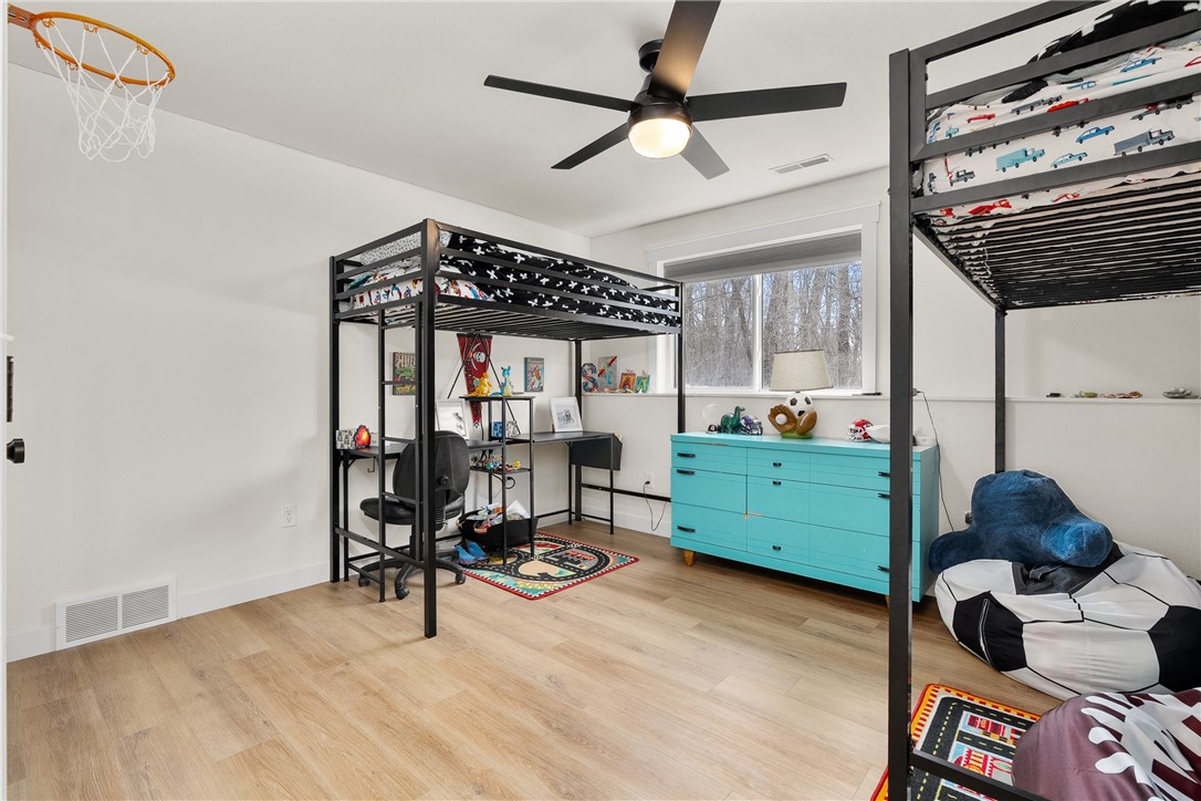 129 Grey Friar Lane, Eau Claire, WI — photo 27