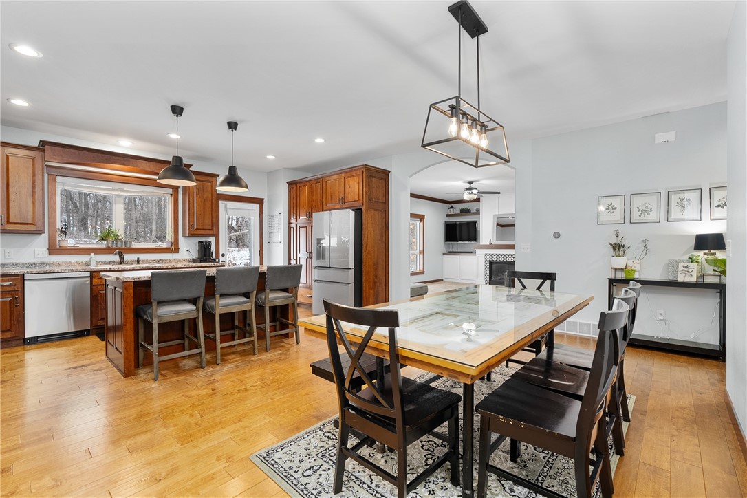 129 Grey Friar Lane, Eau Claire, WI — photo 8