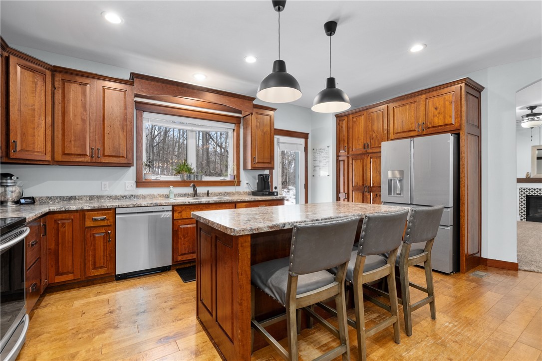 129 Grey Friar Lane, Eau Claire, WI — photo 9