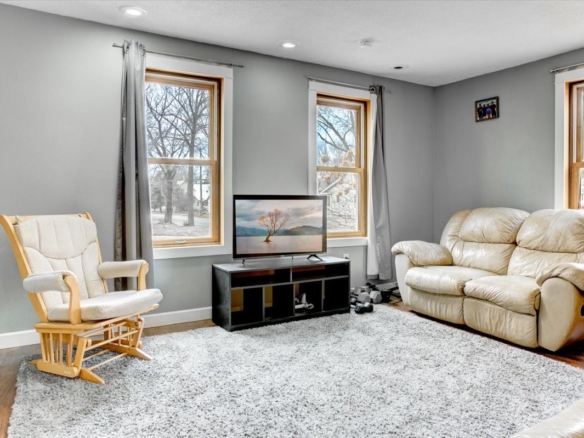 Residentialhouse for sale picture with an address of  1332 Knapp Street in Menomonie and a list price of 259900