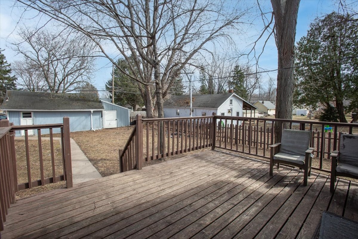 1332-Knapp-Menomonie-WI-54751-5