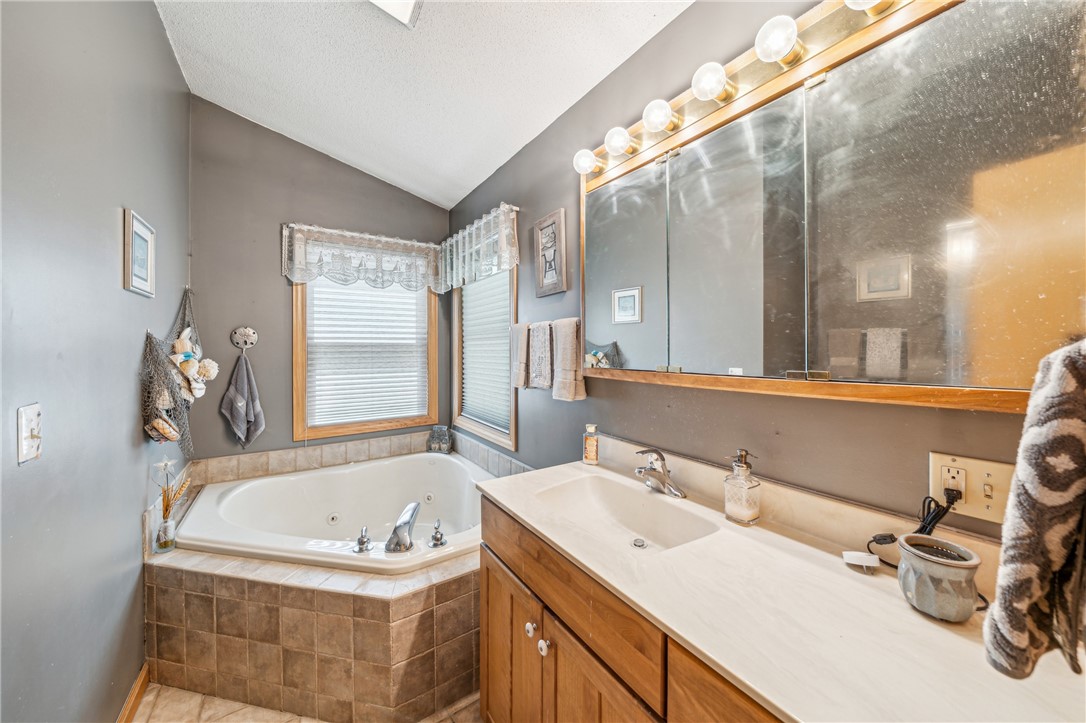 1355-Burma-Sarona-WI-54870-3