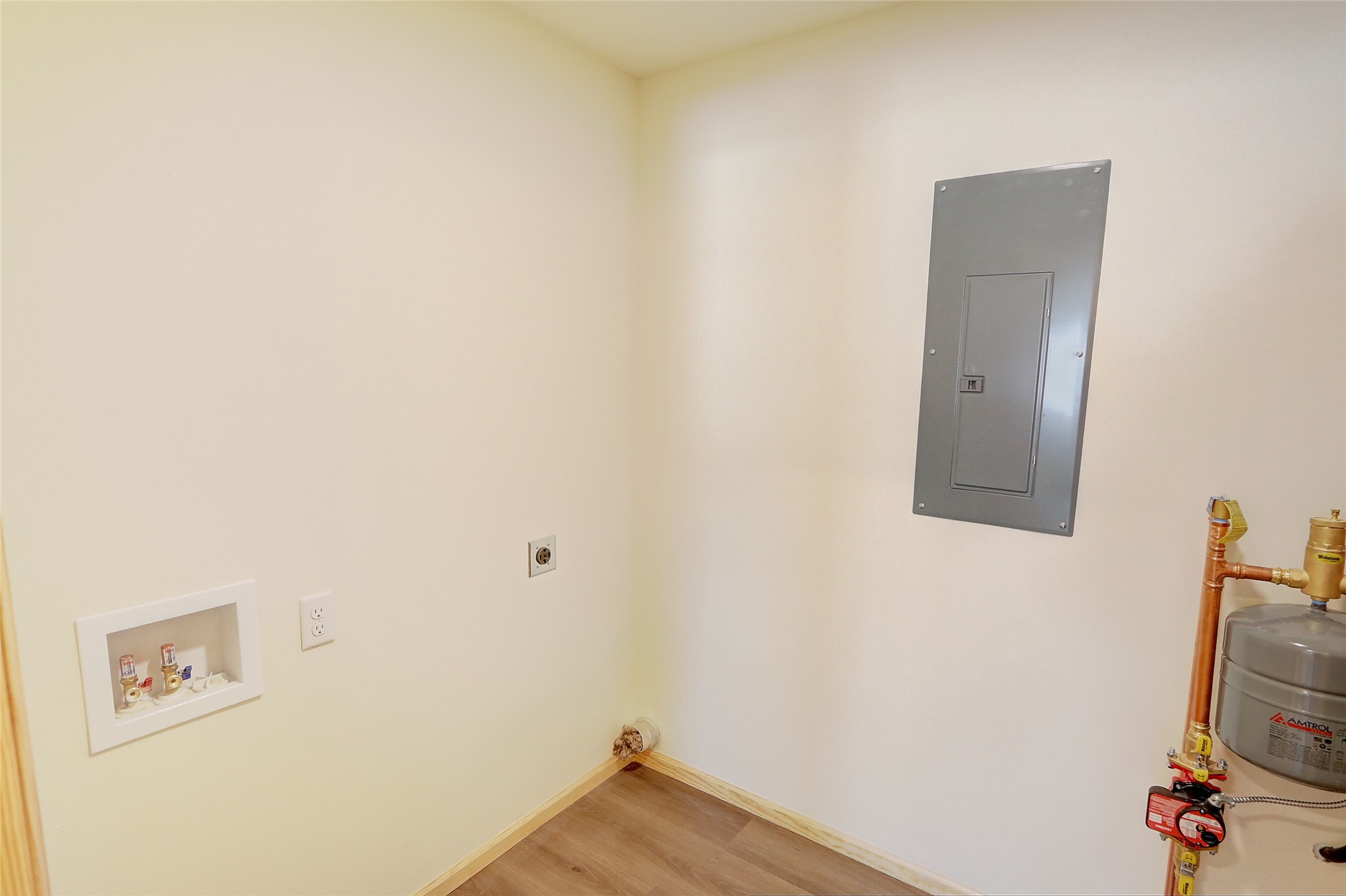 1520-Woodland-Spooner-WI-54801-5