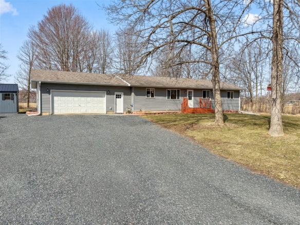 Residentialhouse for sale picture with an address of  15932 County Highway EE  in Cornell and a list price of 294900