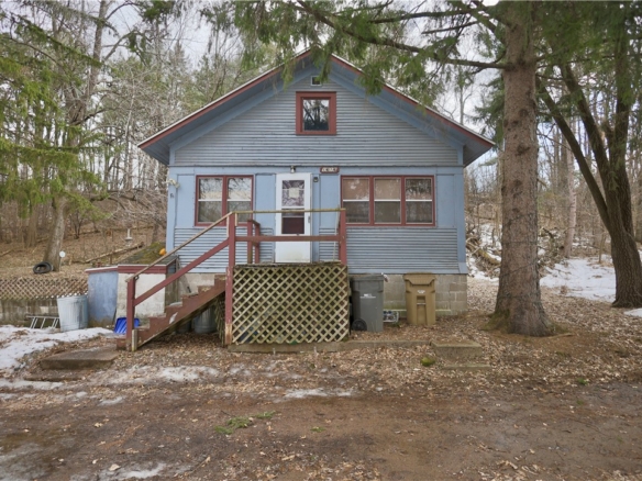 Residentialhouse for sale picture with an address of  1616 Loken Lane in Eau Claire and a list price of 99900