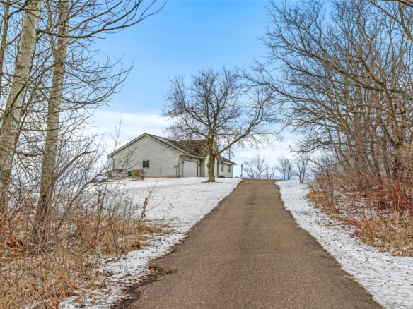 Residentialhouse for sale picture with an address of  16415 50th Ave  in Chippewa Falls and a list price of 699000