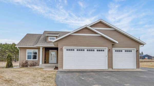 17244 109th Avenue Chippewa Falls WI 54729 — photo 1