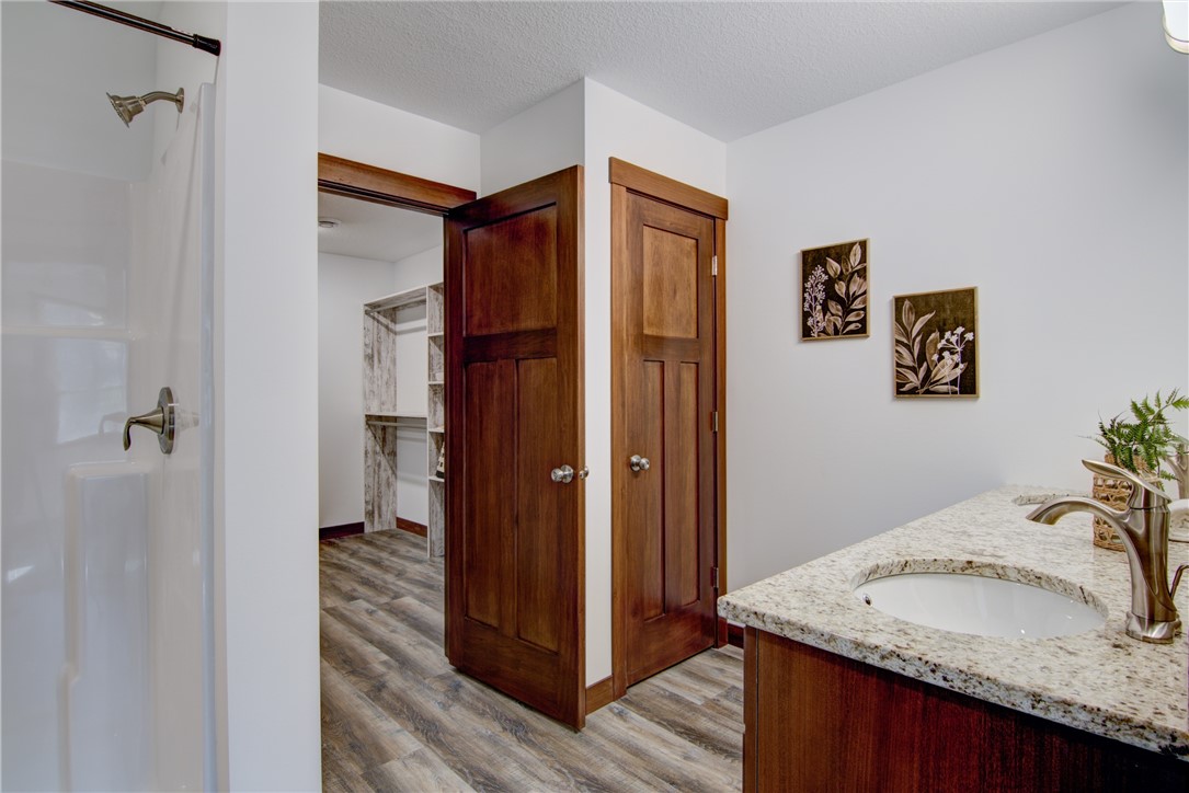 1808-Dorret-Eau-Claire-WI-54703-6