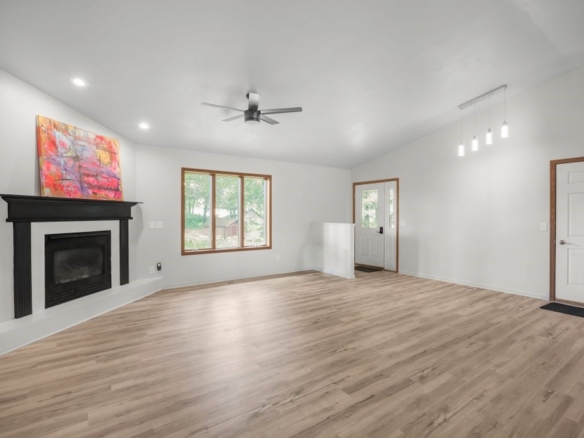 Residentialhouse for sale picture with an address of  1843 60th Avenue in Osceola and a list price of 499900