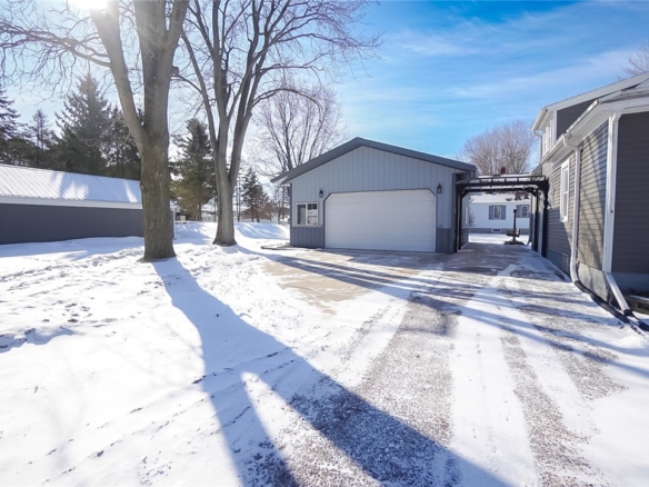 Residentialhouse for sale picture with an address of  19909 139th Avenue in Jim Falls and a list price of 265000