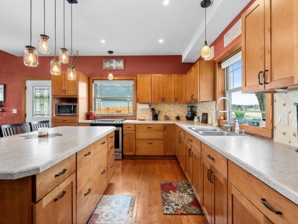 Residentialhouse for sale picture with an address of  2005 1/2 Street in Comstock and a list price of 675000