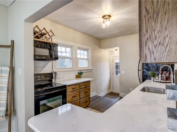 Residentialhouse for sale picture with an address of  2116 Laurel Avenue in Eau Claire and a list price of 259900